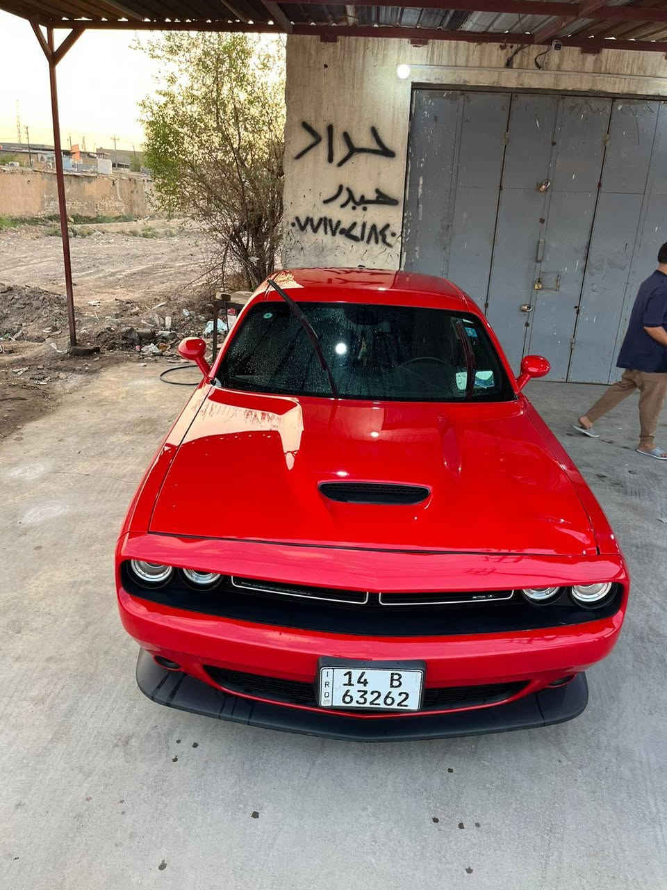 سلام عليكم البيع جالنجر اخر صدار 23 جيتي
ماشيه 49 سياره بحالة شركه 
فول موصفات عده الفتحه مكينه كير اكسن حداده شرط عله وضع شركه صور حادثه ولباقي مكفول خشم لبنيد بارد السعر 197 وبيهي مجال بسيط العنوان بصره القرنه ***********
