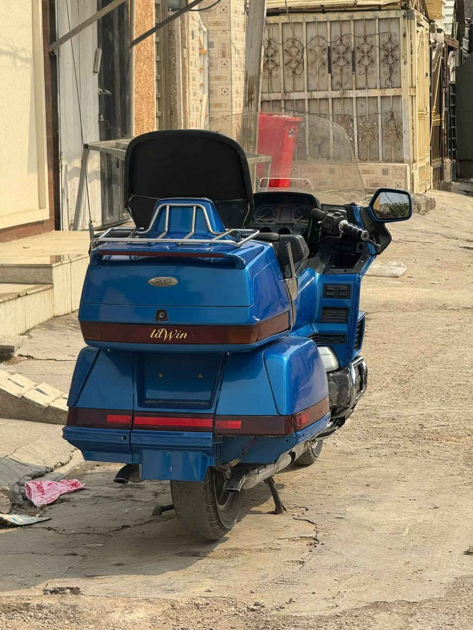 كولدن • ١٩٩٥ • مكفولات
