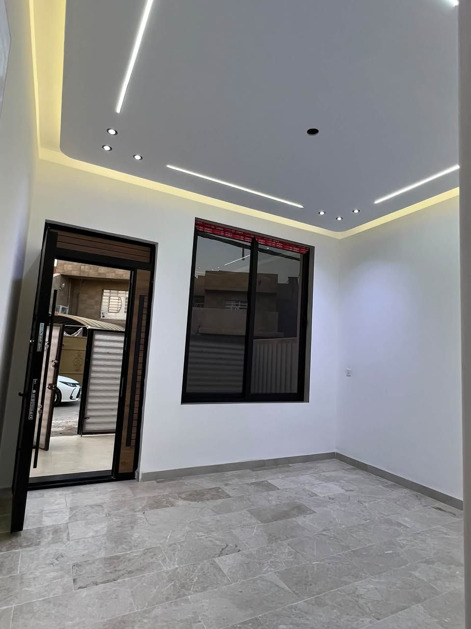 دار للبيع بمساحة 60 متر تصميم حديث و شغل درجة اولى🏠
📍موقع البيت حي الجهاد منطقة الضباط - قرب  4 شوارع

تفاصيل البيت ⬇️
واجهة 4/70
➖ طابقين ونص.
➖ الداخل 4 غرف نوم واسعة.
➖ صالة الاستقبال 
➖ مطبخ مرتب
➖ حمامين بنظام حديث

التشطيبات والمواد ⬇️

➖ الواجهة تغليف بورسلين.
➖ الأرضية مرمر عماني
➖ الشبابيك ألمنيوم عازل بجودة ممتازة.
➖ ديكورات داخلية

📌 للاستفسار و معاينة البيت ميدانياً

الاتصال على الارقام ابو يوسف ***********
