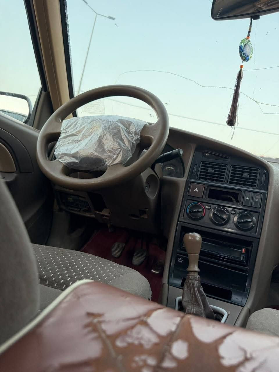 سلام عليكم
بيجو موديل 12/ 405 لميس
رقم بابل سنوية لل 28 
كير مكينه تبريد ثلج 🥶 
سيارة جاهزة وجديده للاخير
بيه الهلالات ولدوسات صبغ الباقي مكفول 
كهربائيات كلوبات ماناقصه شي سيارة جديده وجاهزة للاخير 
مكاني حله السعر 35 وبيه مجال 
***********
