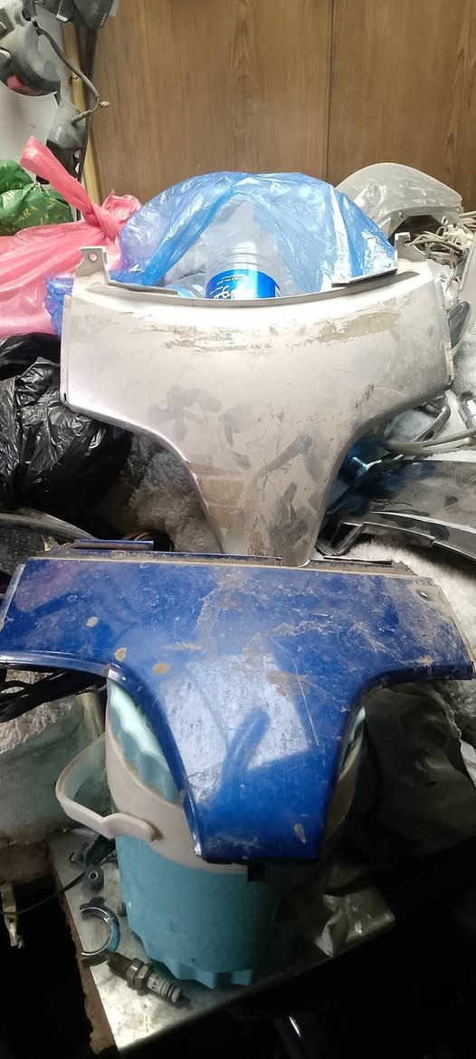 سلامو عليكم مره رخصت مدير الكروب المحترم تفصيخ فورزه صفر 10فورزه صفر 8عنواني بغداد السيديه رقم ***********

نص مكتوب في الصور:
- قايش اصلي فورزه صفر 10فورزه صفر 9
- دبلات فورزه صفر وللبيع عنواني بغداد
- يدات ابريك فورزه صفر 8 وفورزه صفر 10
- يده سايد ابريك رياضي فورزه صفر 9 فورزه صفر 10