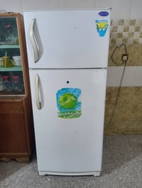 ثلاجة • للبيع