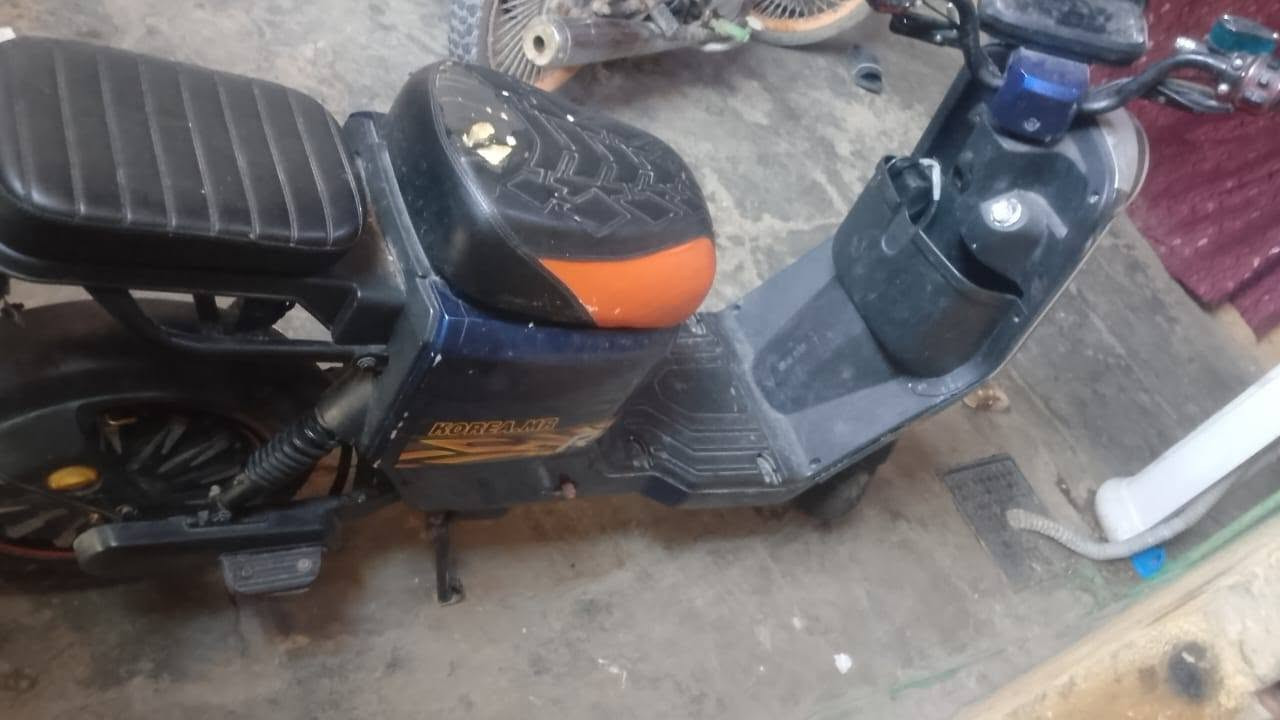R11نضيفة كلش 
بس بطارياتها تعبانات

450 وبيها مجال قليل 
مكاني البصرة القبلة حي الشهداء

*********** البصرة, العراق
