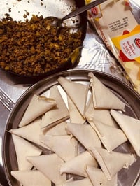 سمبوسة • توصيل • واتساب