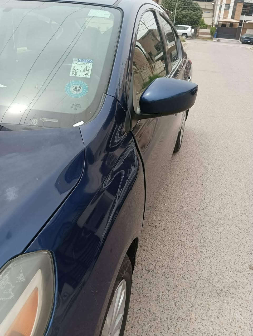 نيسان فيرسا ٢٠١٨ ماشية ١٢٠ الف رقم بغداد بسعر ٨٠ وبيها مجال ***********
