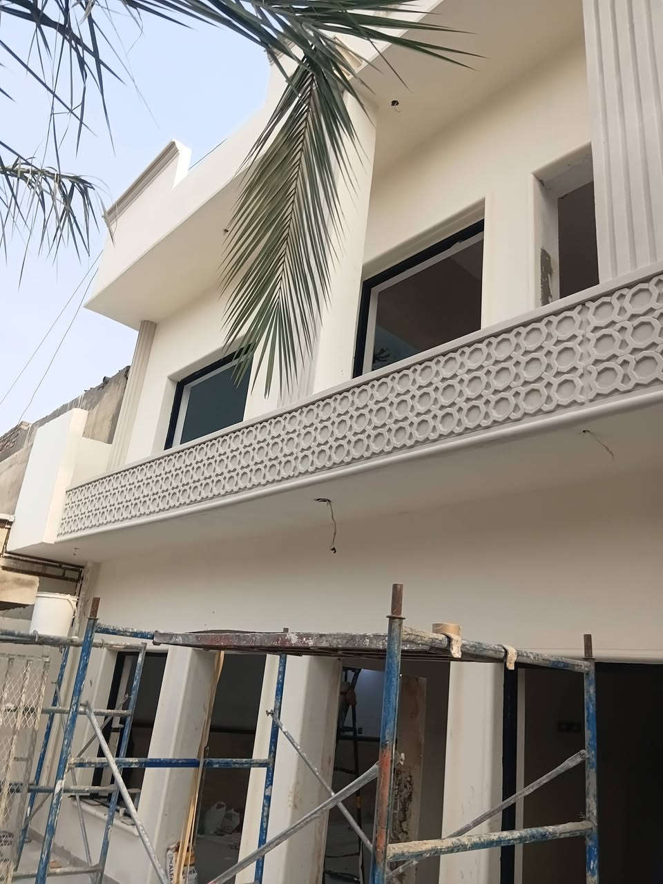 سلام عليكم نعمل في صباغه والديكورات جمس بورد نشتغل ترميم وبكوادر كفوءه كل مكان بغداد كل ماعليك الاتصال والتزام بل مواعيد اتصل واتساب موجود ***********ابو محمد لصباغه وديكورات

