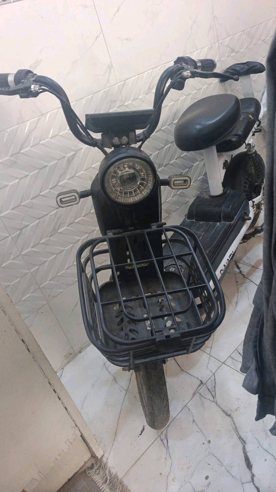 دراجه شحن السعر ٢٠٠ مكان بغداد العبيدي