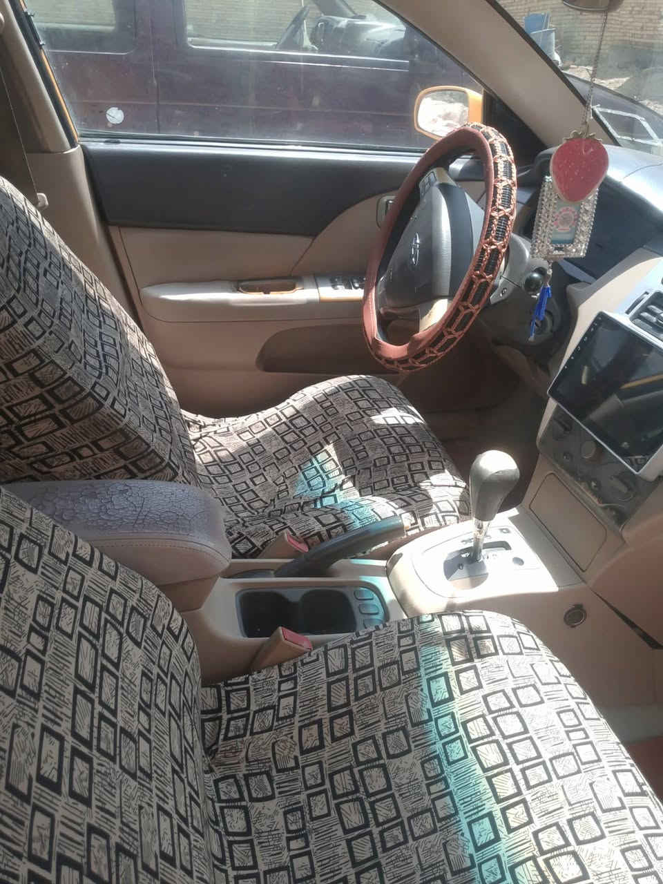 السلام عليكم للبيع شيري اي فايف اجره محور كامري جاهزه كلش تبريد محور كورلا حديث منظومه كامله السياره سمكره عامه وصبغ درجه اولى مكفوله من العيب الشرعي شاشه كامره مظخم صوت كهربائيات شغاله كلهه سنويه منتهيه وهيئه ما مسجله ابد  حداديه خلفي والأمامي جديد رقم بغداد ومكانه الناصريه بيع مستعجل سعر 25قفل سياره مال شغل كبل للشارع    السياره واكفه صارله شهر لأن  ملتزم بعمل وما احتاج السياره*********** بس الشراي يتواصل
