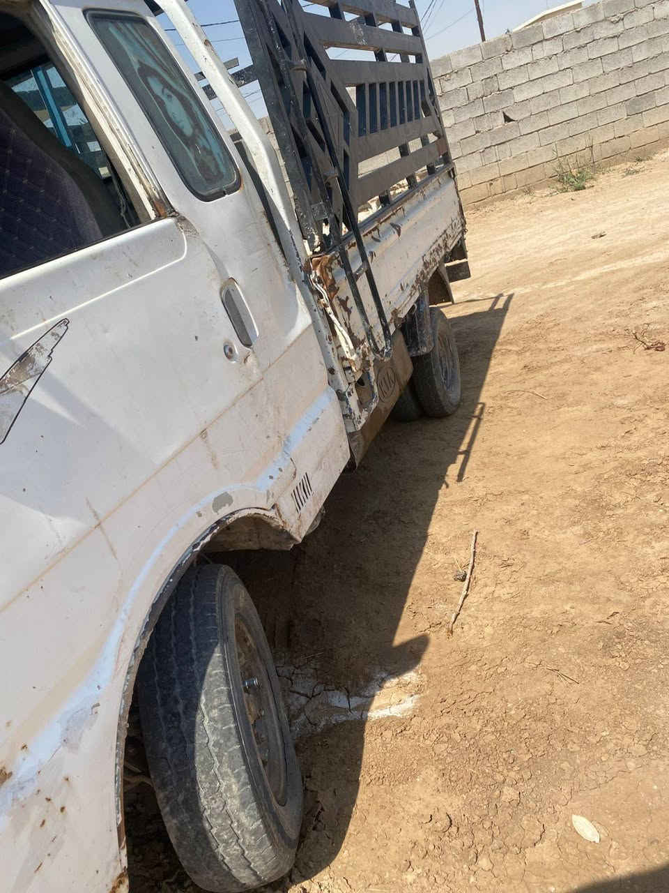 السلام عليكم كيا حمل للبيع شوفت عينك ابيعلك كوم حديد سيارة  شغاله  شاصي مكينه كير كفاله للاستفسار اتصل علئ الرقم***********
