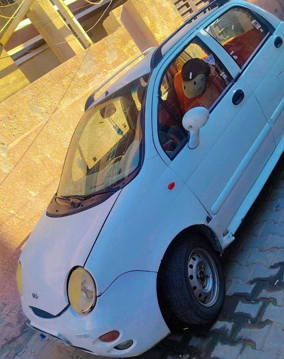 کیو کيو للبيع موديل 2013 سيارة كامله/ تبریدها شغال/ کیر اوتو/ کشرها مثل ما موضح بالصوره ما مصبوغه المكان بغداد / الحريه السعر ٢٨ ورقه وبیها مجال لأستفسار على هذا الرقم /***********
