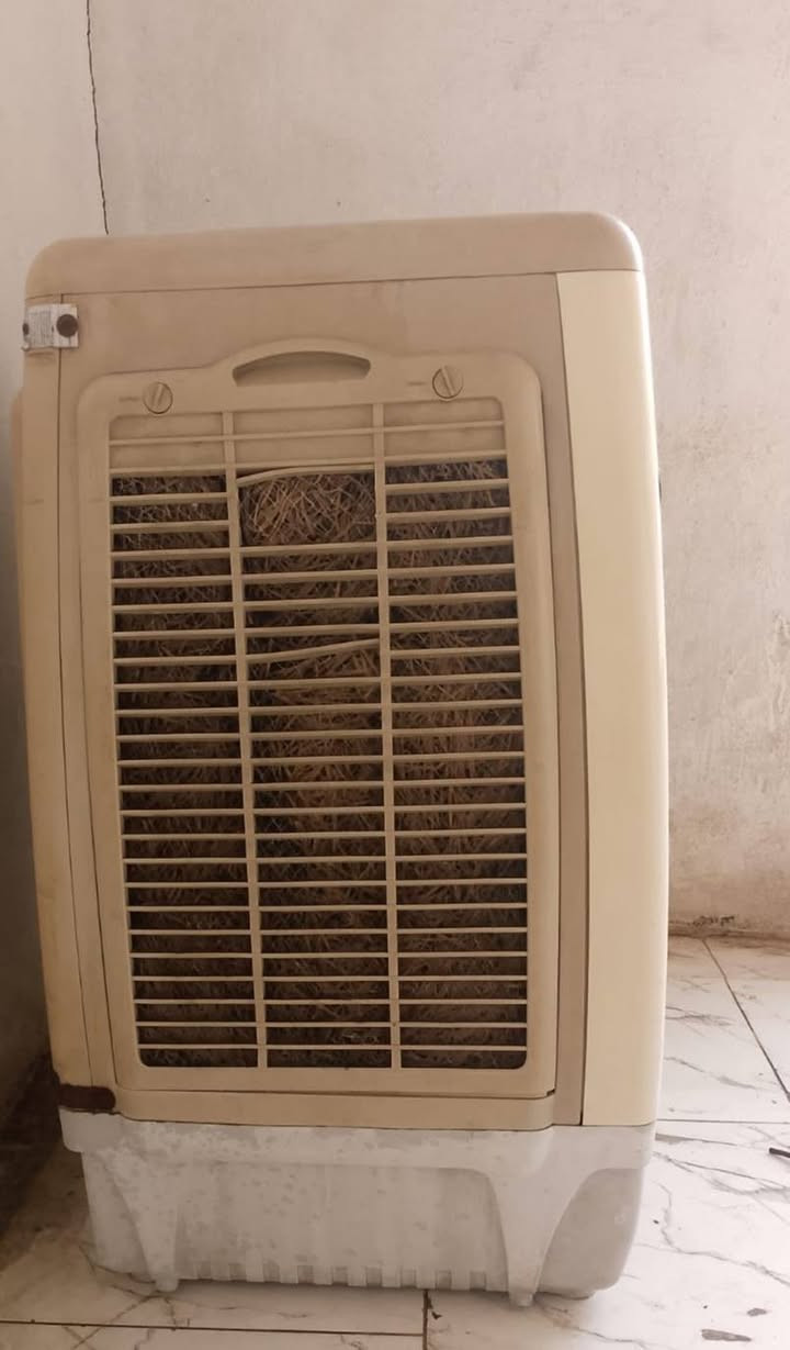السلام عليكم هاي الحلوه للبيع نضيفه وشغاله
بيها هاي الضربه الي موضحه بلصوره
السعر ٦٠ وبيها مجال 

مكاني بغداد
***********
