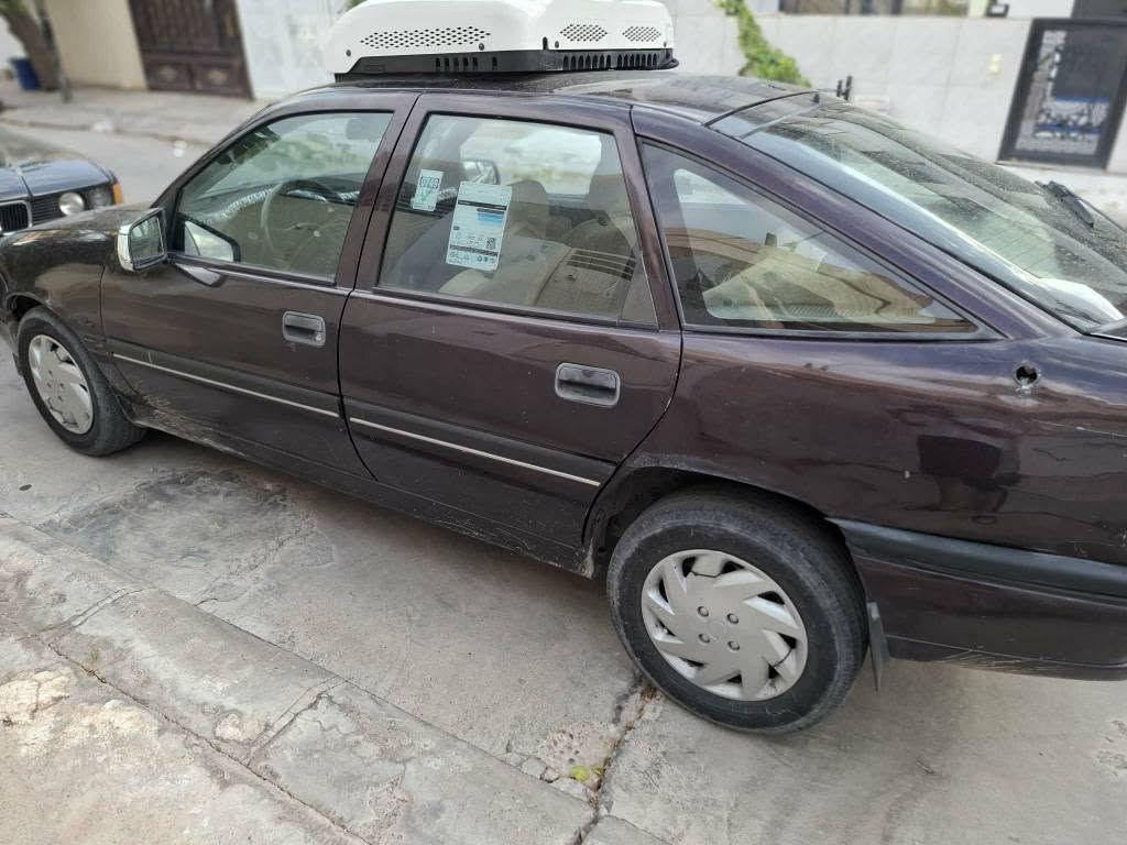 Opel  nemuni jwani model 1991 aram palastek Bashart
Makena 20 e awrupe qabax rash tabred sard u garm  peshi mazbut Bo 250 masraf magare  Har taqayk u 2 gala bashkena daway 25 gala akm agar mashtare net sarm mayashena  malakm nmunaya (***********) السليمانية, العراق
