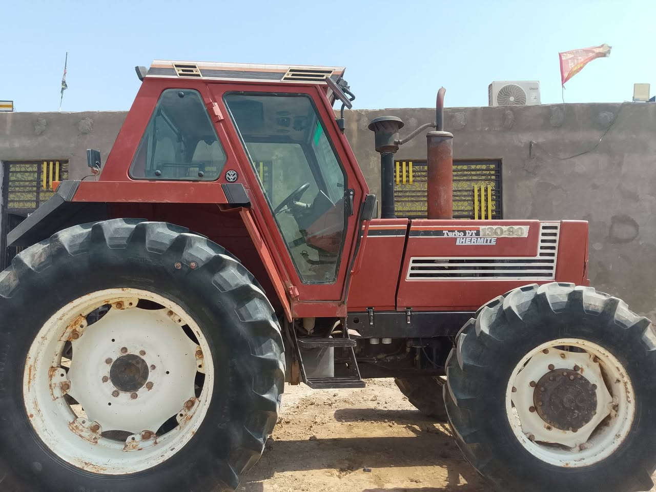سلام عليكم فيات للبيع حجم 130اكسن بارز الاستفسار ***********
