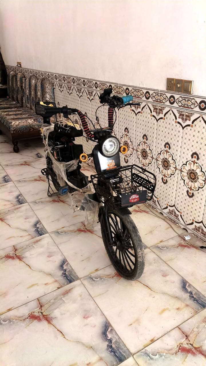هاي دراجه البيع سرعه مالتها قافله على 35 يراد سويها سعر 225وببها مجال الشراي وترهم مراوس بدراجه بانزين الرقم***********
