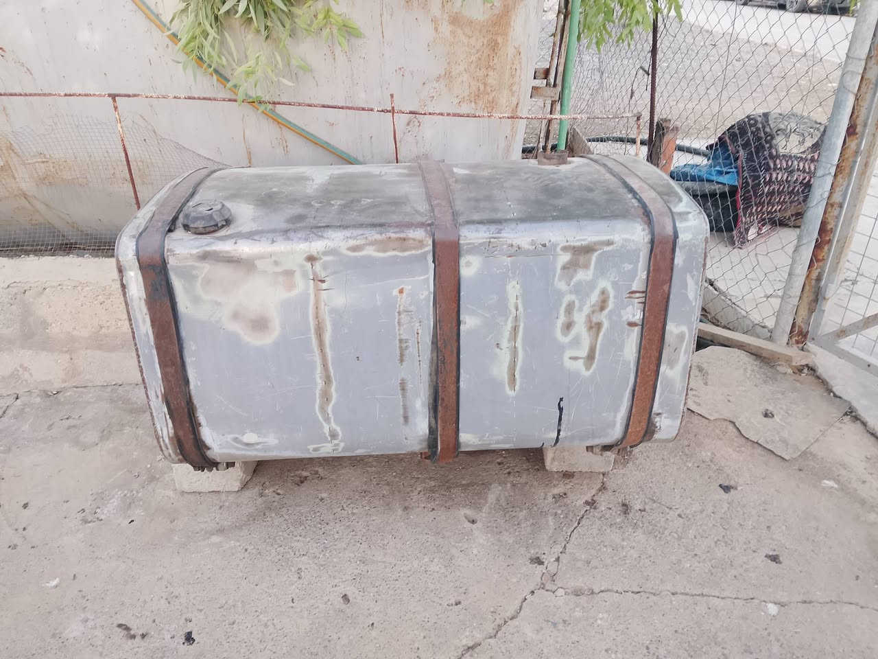 تانكي سكانيا  560 لتر للبيع سعر 350.000 بي مجال
***********
بي واتساب
