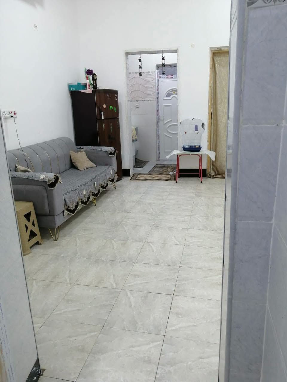السلام عليكم
بيت زراعي للبيع ١٠٠م مربع الصياغ قرب مدرسة 🏫 الاكيندو 
غرفة وصالة ومطبخ وبراني وصحيات داخليه وخارجيه 
سنه البناء ٢٠٢٥ يبعد عن الشارع العام ٢٥٠م الشارع ٩م مقرنص 
السعر ٧٥ مليون قابل للتفاوض 
*********** وات ساب

