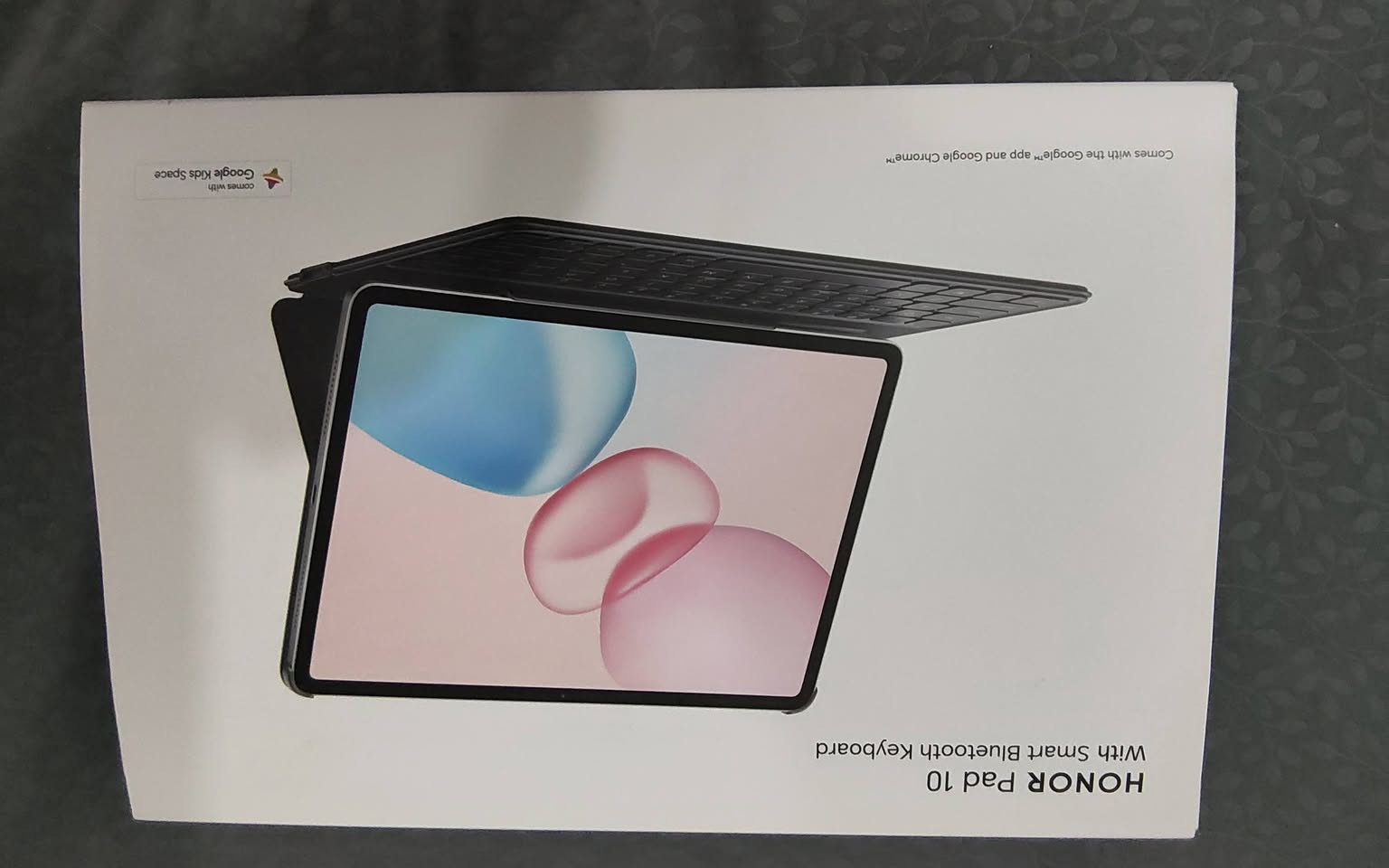 HONOR Pad 10 – للبيع
المواصفات:

شاشة 12.1 بوصة بدقة 2.5K وتردد 120Hz.

معالج Snapdragon 7 Gen 3.

ذاكرة RAM: 8GB.

سعة التخزين: 256GB.

بطارية 10100mAh مع شحن سريع 35W.

6 سماعات ستيريو بصوت قوي.

كاميرا خلفية 8MP وأمامية 8MP.

نظام Android مع واجهة MagicOS.

حالة الجهاز:

استخدام شهرين فقط.

 كفاله عامه 

مع الكرتون وجميع الملحقات.

السعر: 450

تواصل واتساب فقط 
***********
