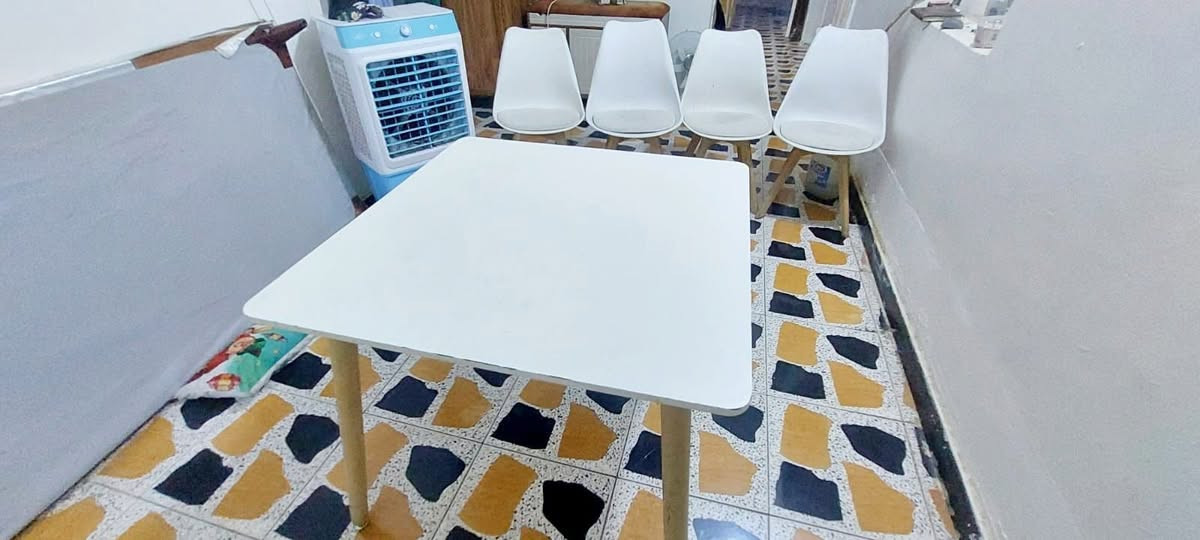 ميز طعام تركي عاج خشب اخو الجديد  ديوانيه شارع الخصيمه سايدين مقابل زها مول جهة قصابية السجاد داخل الفرع بالضبط رقم ***********

