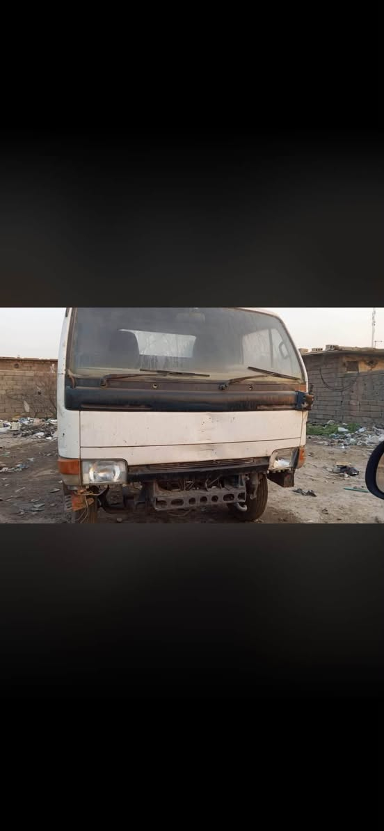 نيسان كنتر • ١٩٨٢ • رقم بصرة