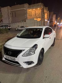 نيسان سني موديل 23 ماشية 80   حادثها طلقه بالقماره  وقطعة صبغ بالجاملغ...