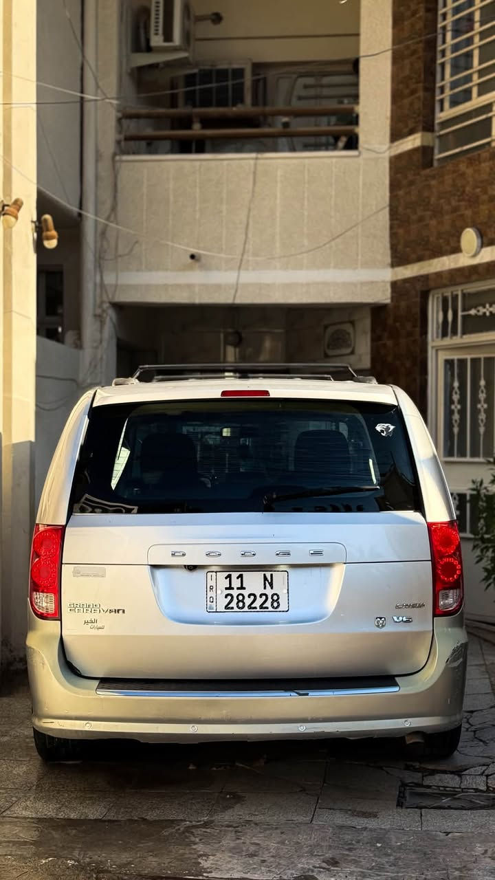 كرفان موديل 2012 كرو
وارد امريكي  داخله بدون حادث كلين 
بالعراق بيها طخة جاملغ وبنيد بدون دواخل 
شواصي لغود ايرباكات كفاله السيارة فول مواصفات بيبان كهرباء جنطة كهرباء تشغيل عند بعد شاشة كامرة خلفية حساسات خلفية كشن السائق كهرباء تبريد بيانو شاشة اعطال كشنات امامي خلفي تدفئة ستيرن تدفئة فرس ارضي فرس بالسقف بردات بلادية جام كهرباء  ماشية 
‏145ميل مكينه 3600 
رقم بغداد الدولي بسمي مكينه كير تبريد خير من الله مكان 
السيارة بغداد الجديدة
السياره احلا من الصور
السعر 128 وبيها مجال
للاستفسار 
***********
