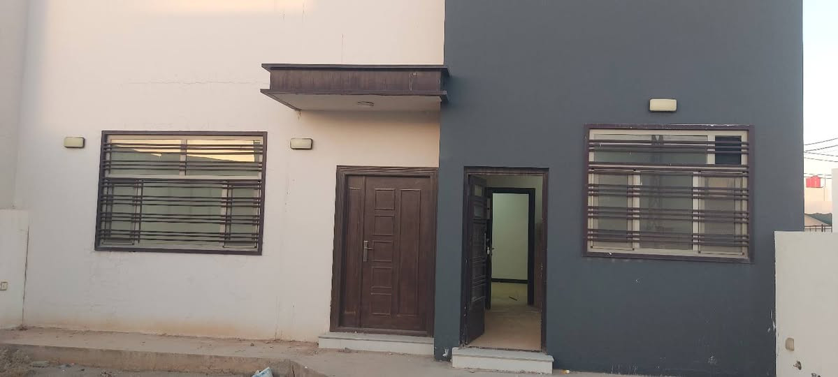 دار للإيجار في مجمع السلطان السكني النجف الأشرف 
قرب السنتر مساحة 200 متر طابق واحد يحتوي على غرفتين نوم سعر الإيجار 400 بمقدمة شهرين 
***********
