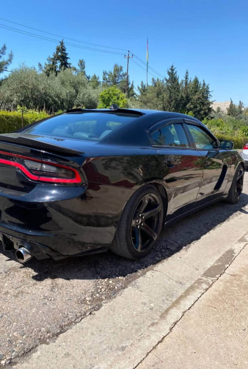 السلام عليكم 
جارجر 2015 sxt
ماشية 149 مال بيت السيارة ما مشتغلة خط ابد
فول مواصفات بدون فتحة 
شاشة جبيرة 
تحكمات كاملة 
بصمة تشغيل وابواب 2 وصندوق
تشغيل عن بعد 
مقعد السايق كهرباء 
لايتات زنون 
ويلكب نجمة خسفة قوية 
سكوبات 
مري باتمان 
سبايدر صندوق وسبايدر جام خلفي مع لحية امامية شكل الجديد ومطريات
داخل مغلف كاربون فايبر 
دفيوز خلفي مشيف وحلوك كزوزات 
رقم اربيل جديد باسمي سنوية وهزة كله جديد الى 2031
مكينتها وكيرها اصليات وشرط 3600 V6
السيارة دخلت للعراق كلين تايتل بالعراق طخها ماطور بين الجاملغ الخلفي والباب ضرر بسيط موجود سونارها بدون ايربكات ولا دواخل
مكان السيارة موصل 
استفسار خاص واتساب هم موجود 
السعر (( 188 ))بيها مجال ترهم مراوس حسب القناعة
*********** موصل, نينوى

