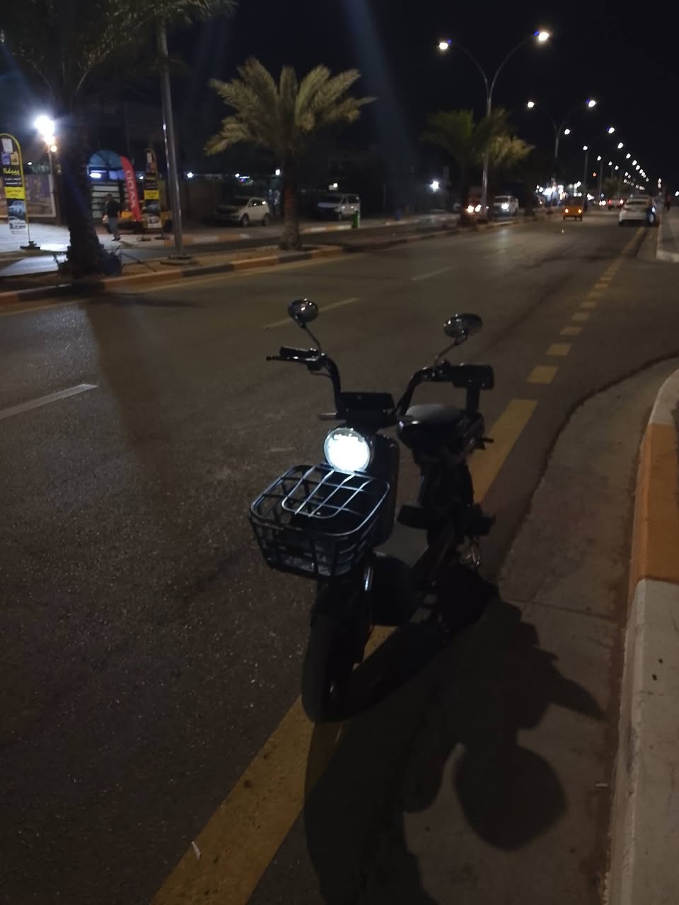 السلام عليكم حبايب عندي دراجه شحن حجم 14دراجه كلش ما بيها بس الستان طاك غيرها ماكووو دراجه موديل 2025 رايدهاا300 قفل والله جاي تنباع اختها 500 لون مميز رصاصي مائل البنفسجي يعني حلوو عنوان دوره ابو دشير رقم ***********
