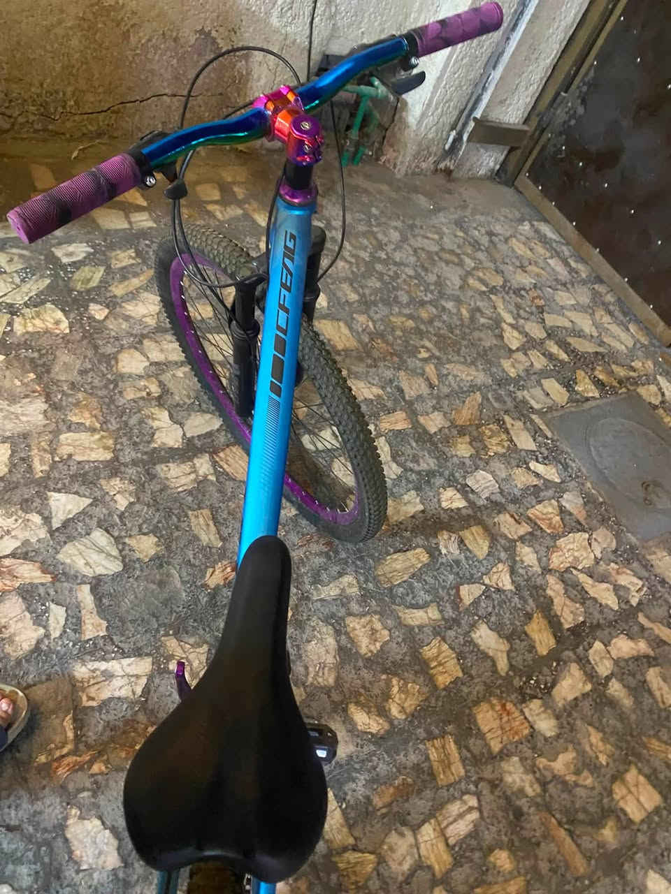 سلام عليكم هاذا البايسكل جبلي با ١٧٠ ما بي مجال حجم ٢٩ يحتاجله بس تبديل بايدر ما يكلفك بس ٥ ألف دينار مستعمل ٢٠ يوم ولبايسكل ياباني عنوان بغداد  طالبيه فلكه ٨٣ للتواصل ***********
