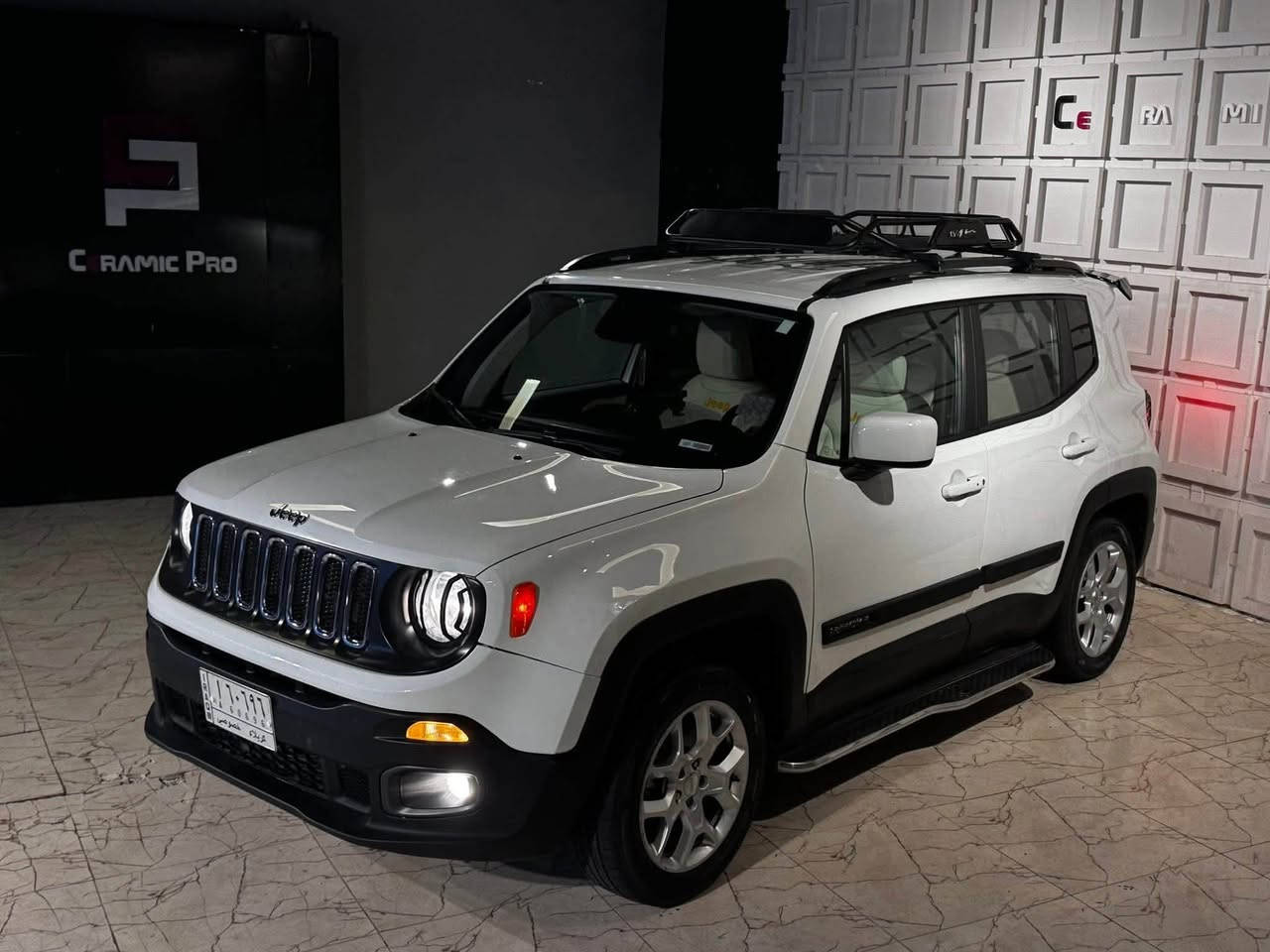 جيب رينجيد موديل 2018  4x4رقم كربلاء
السيارة كير مكينة مكفولات
Jeep Renegade Latitude
كشنات جلد 

بصمة تشغيل عن بعد 
دفع رباعي 
كامرة دوارة
شاشةلمس كبيرة قياس 8.4 
بصمة باب 
ستيرن تدفئة كروز سرعة 
كشافات ذكية 
محرك 2400 تنفس طبيعي المرغوب
حجم الاطار 17 ويل كب 
اربع انظمة للفور ويل 
كير 9 نمر 

مكان السيارة بغداد علما ان السيارة عليهه سستم (لايت +بك لايت +سبايدر خلفي + فندرات على اربع ابواب +دوسة ستانلس تسيل )السيارة خير من الله ترايها من زاخو للفاو .
ملاحظة السيارة بدون صبغ عدا بارد مكان الحادث الموضح بالصور وبيهه طخة هم موضحات السيارة رقمهه مميز 
السعر المطلوب 135$ وبيه مجال للشراي 
للاستفسار الاتصال على الرقم ***********
