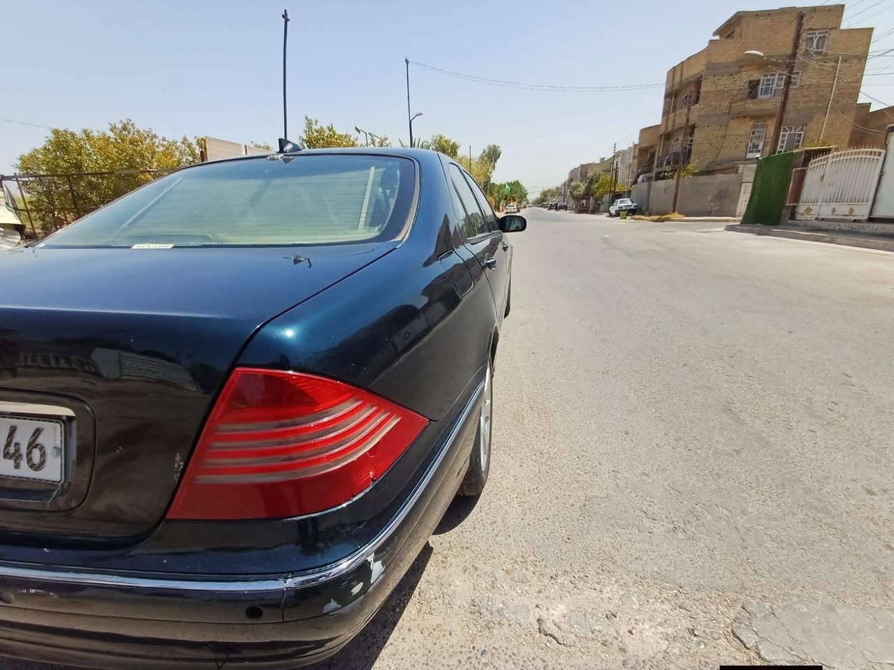مارسدس غواصه ٢٠٠١ صبغ عام بدون ظربه لان جارد الون ٣٢٠ ٦ بستم بغداد  بسمي محرك وكيري جيد جدا  تخم تاير بس الغرفه شويه ليرادله ترتيب السعر ١٠٥ بيه مجال مراوس حسب الاتفاق*********** ابو حسام
