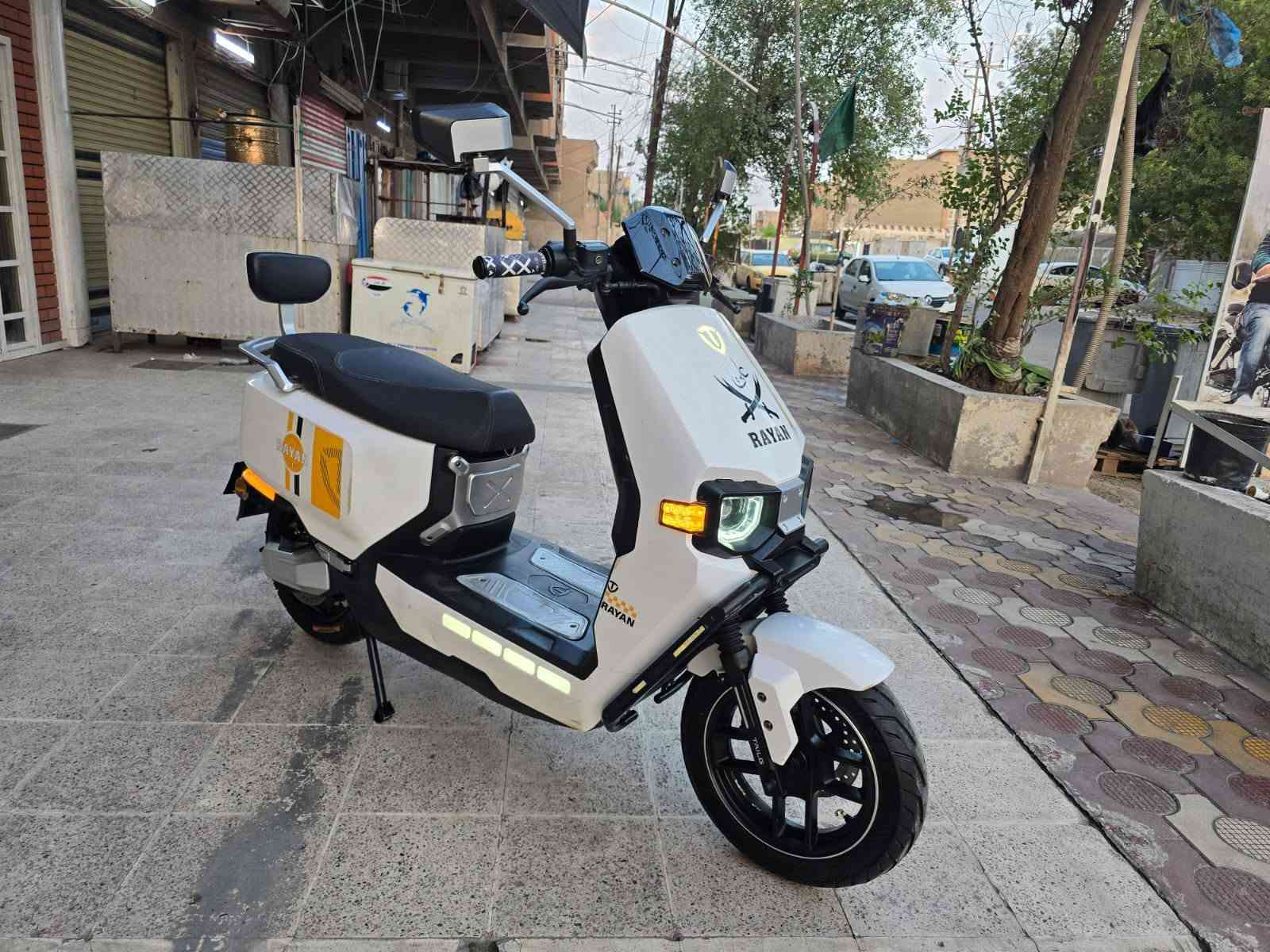 السلام عليكم دراجه شحن وحش الكونVIP  الريان فول مواصفات السعر 950 رقمي للتواصل ***********
