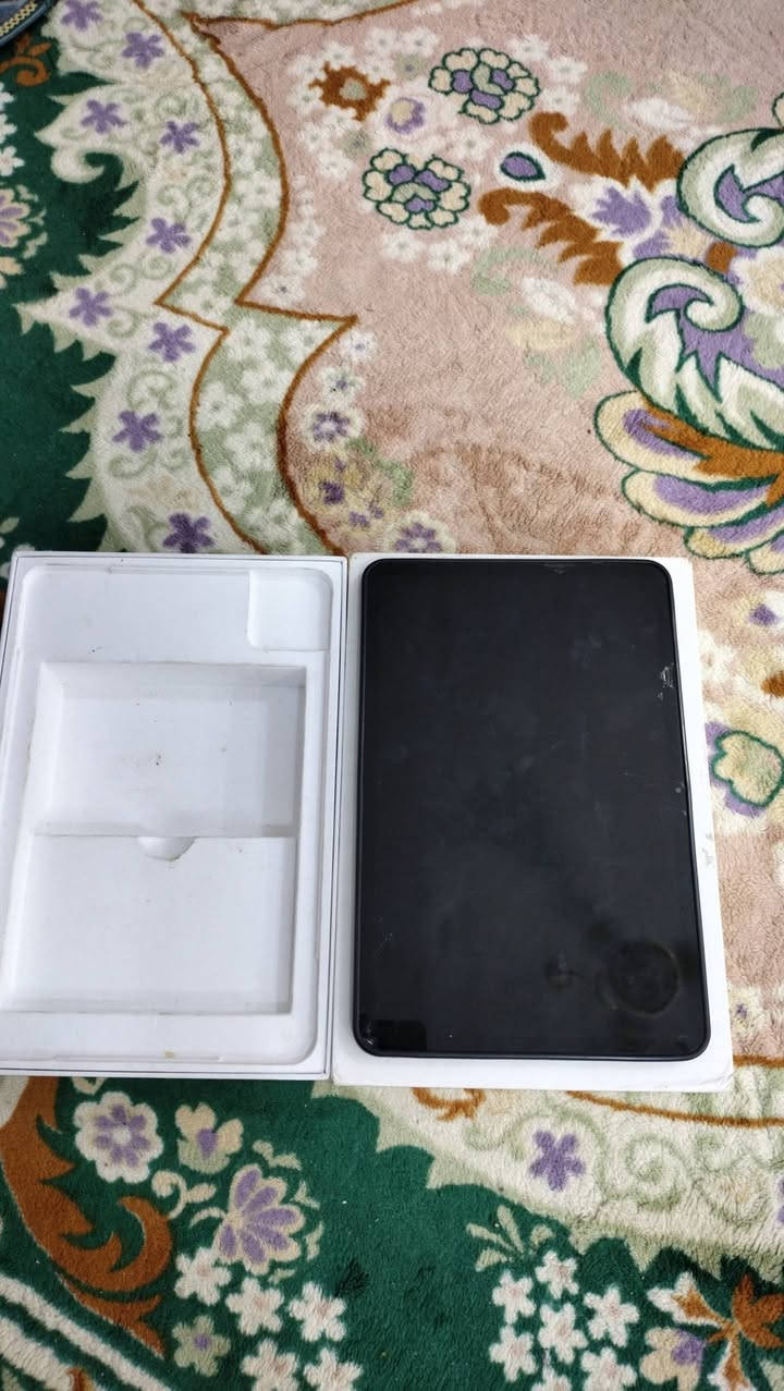 سلام عليكم ايباد البيع شاومي باد6
ذاكره256
البطاريه8000
144هيرتز
ببجي120فريم 
ايباد جاهز مجهز بس بي فطور بشاشه ما مثرات المس يخبل ماله سعره مناسب 250وبي مجال ناصريه مركز***********

نص مكتوب في الصور:
- GRAPHICS PREFERENCE (Customize: Adjust preferences manually. However, setting everything too high may lead to performance issues, such as overheating, battery drain, or choppy gameplay.) Better Graphics Balanced Better Frame Rate Customize COMBAT LOBBY HUB HOME Combat Graphics: Smooth Frame Rate: Ultra Extreme Lobby Graphics: Smooth Frame Rate: Extreme Hub Graphics: Smooth Frame Rate: Extreme Graphics Smooth Frame Rate Settings Super Smooth Smooth Balanced HD HDR Ultra HDR Extreme HDR Frame Rate Power Saving Medium High Ultra Extreme Extreme+ Ultra Extreme ment (Lower the setting if the device gets too hot, the game becomes choppy, or the battery drains too quickly.) Manual Adjust Smart Adjust Frame Rate Current: 120 Advanced Graphics Settings Anti-Aliasing Disable 2x 4x Reset Graphics (Reset to restore the default graphics settings.) Apply