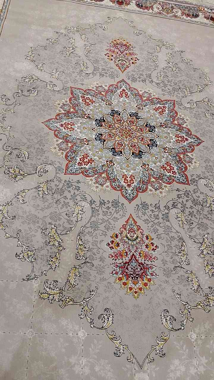 ئەم فەرشە بۆ فڕۆشتن 700شانەیە ئەسڵیە دونیو بەسێو نیو سلێمانی ژ.م ***********
