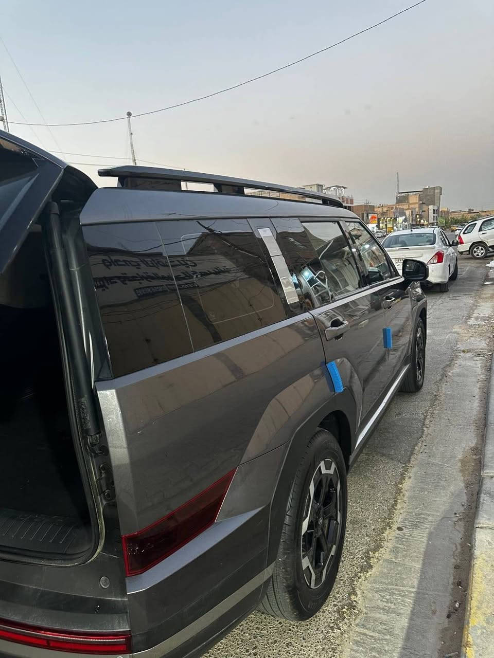 سنتافي مديل 24بصمه
منفيس
محرك 2500تيربو
مواصفات كشنات جلد 5 راكب تحكم سيرن كشنات كهرباء
تبريد منضومه تبريد جديده الحادث 3  قطع بجم جاملغ أمامي ٢ وبنيد  السعر 180بيع او مراوس وبيها مجال ***********
