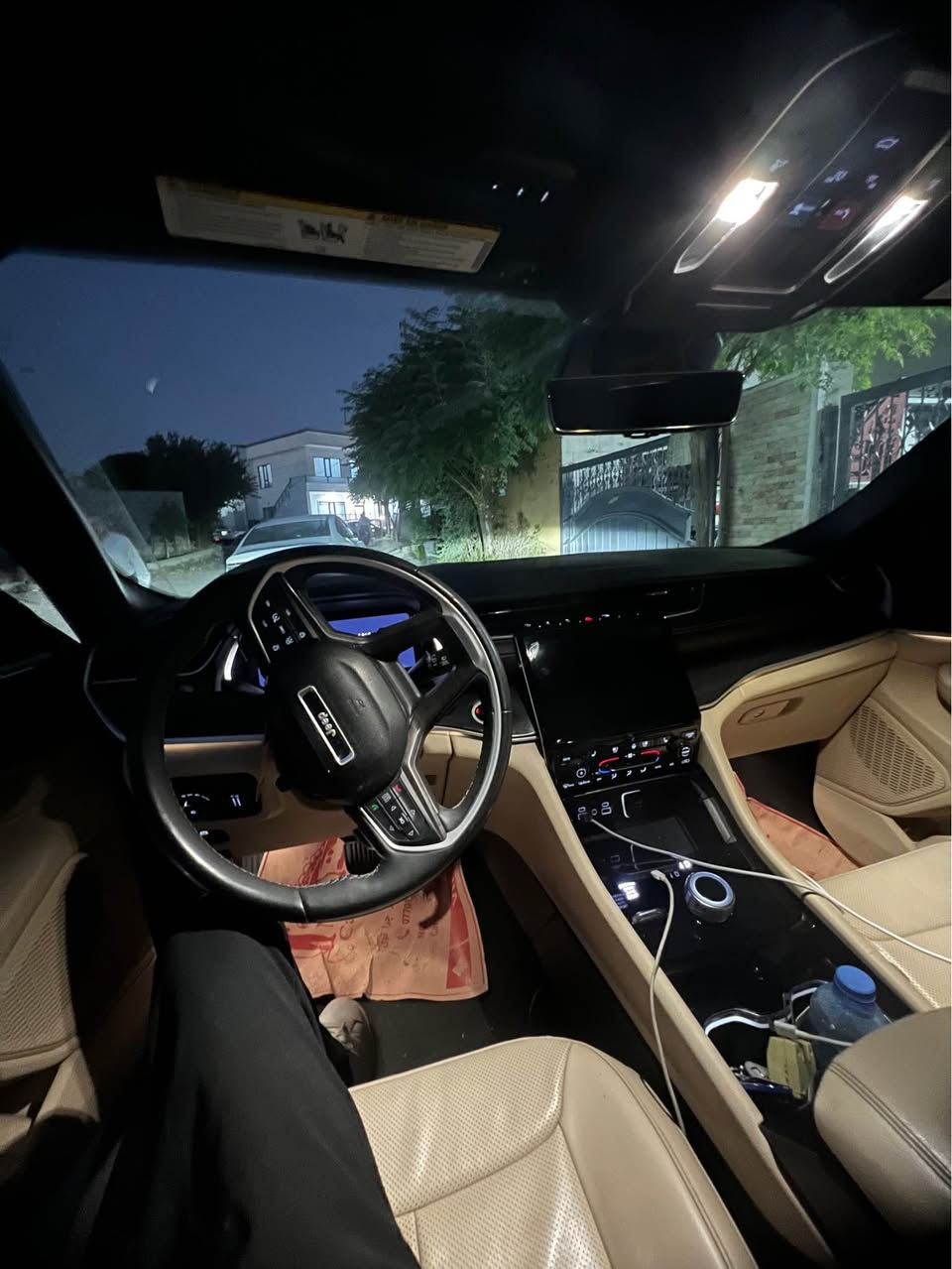 جيب شيروكي موديل 2023 
فول فول موصفات بس ماعده البنوراما 
ممشه السياره 60000 km 
ضرر السياره جاملغ وبنيد 
جاملغ صبغ فقط و البنيد مبدل اصلي 
رقمها بغداد شرط التحويل 
عنوان سياره سليمانيه 
سعر السياره 280
للستفسار 
*********** 
*********** السليمانية, العراق
