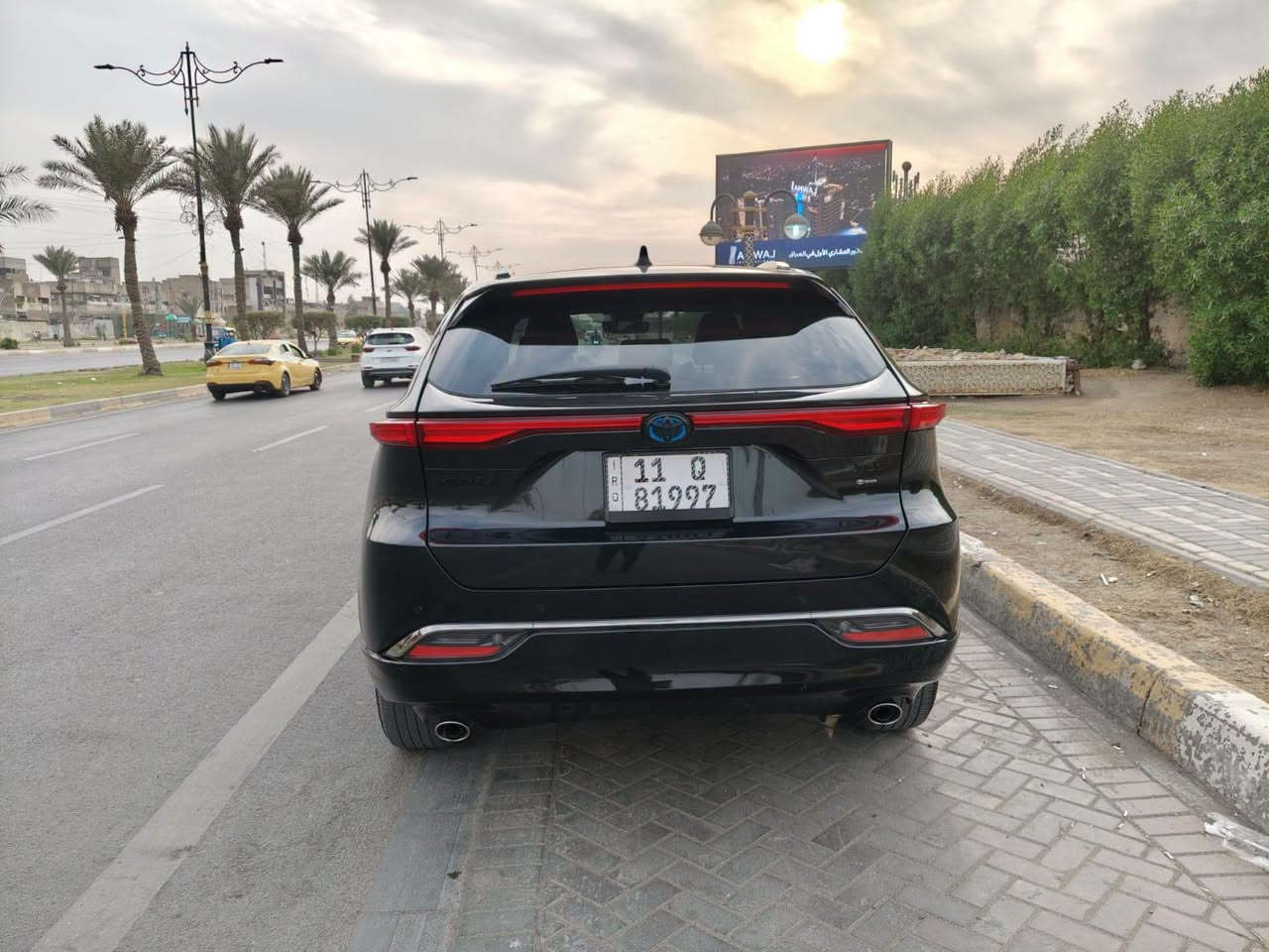 تويوتا فينزا 2023 هايبريد مواصفات XLE
محرك ٤ سلندر حجم 2.5 هایبیرد 
السعر 187 بيع فقط 
تبديل بنيد فقط الشاصي بيه بارد قليل صور الحادث موجوده
ماشيه‌ 50الف فور ویل AWD -
شاشه‌ كبیر و لمس -
تبرید لمس تبرید مركزي -
بصمة تشغیل , بصمة ابواب  
ـ كشن كهرباي 
كشن ميموري
كشنات جلد-
سترین كهرباي , خزن
سستم JPL
ـ نظام قیاده‌ ٣ 
 اوتو هولد -
ـ بریك بصمة 
ـ وایرلیس جارج 
 كیج الكتروني-
 ـ رادار امامي , جانبي , خلفي  
رادار خط مسار-
حساسات امامي و خلفي -
ـ المریا جانبية كهرباي , ایشارة , هیتر 
 صندوق كهرباي -
ـ لایتات لید امامي و خلفي اوتو 
 ـ ویل كب بلادي
للاتصال ***********
