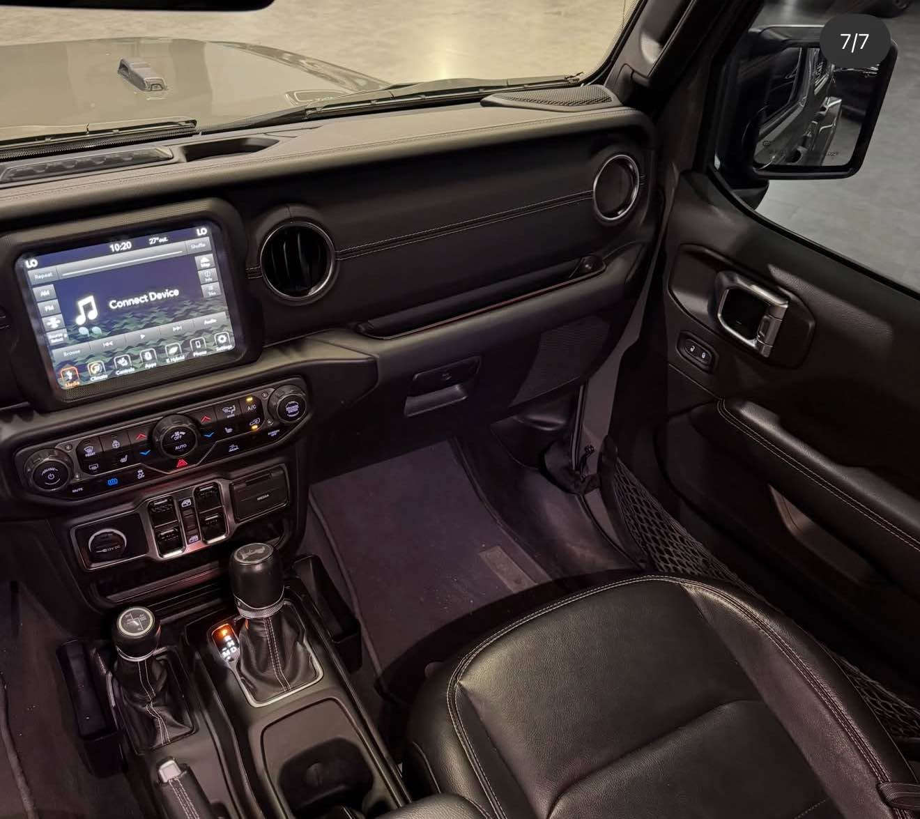 Jeep Wrangler Sahara  2023 hybrid  4XE سمنتی
mi : 58,000 mi
Engine : 2.0L Turbocharged - Hybird 
HorsePower: 375Hp
Sensors : No 
Wheel size: 20-inch wheels
Camera: 1 camera
Screen: 1 big screen
Seats Type: Heated
Sound system: Alpine
رقم شاصی : 
1C4JJXP68PW580576
فقط واحد قطع صبغ 
موبايل : *********** دهوك, العراق

نص مكتوب في الصور:
- 6/7
- 7/7