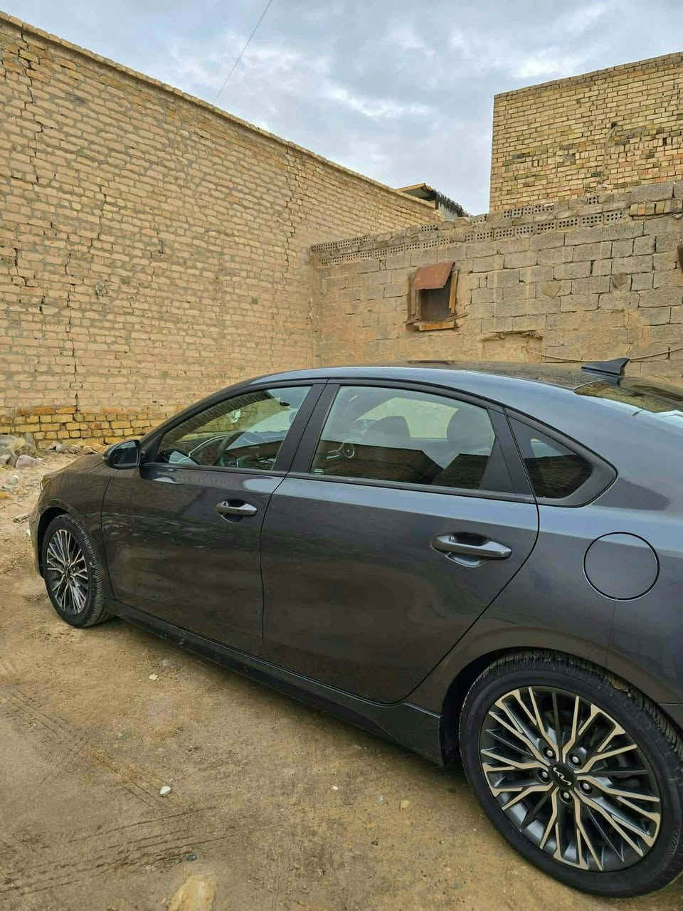 سلام عليكم فورتي موديل 22رقم بغداد باسمي هاذ سونار كدامك سعر 130وبيه مجال ***********

نص مكتوب في الصور:
- المندلاوي CAR CHECK CENTER 3C Plate : 11141577 Colour : Gray Brand : Kia Model Year : 2022 Model : فورز Engine Power : علي عامر VIN : مصطفى : Kilometer : 0 Car Body/Paint Check RIGHT FRONT BUMPER Processed بارد BACK BUMPER 4 LEFT Re-Painted صبغ Re-Painted صبغ Change مفلوح+صبغ