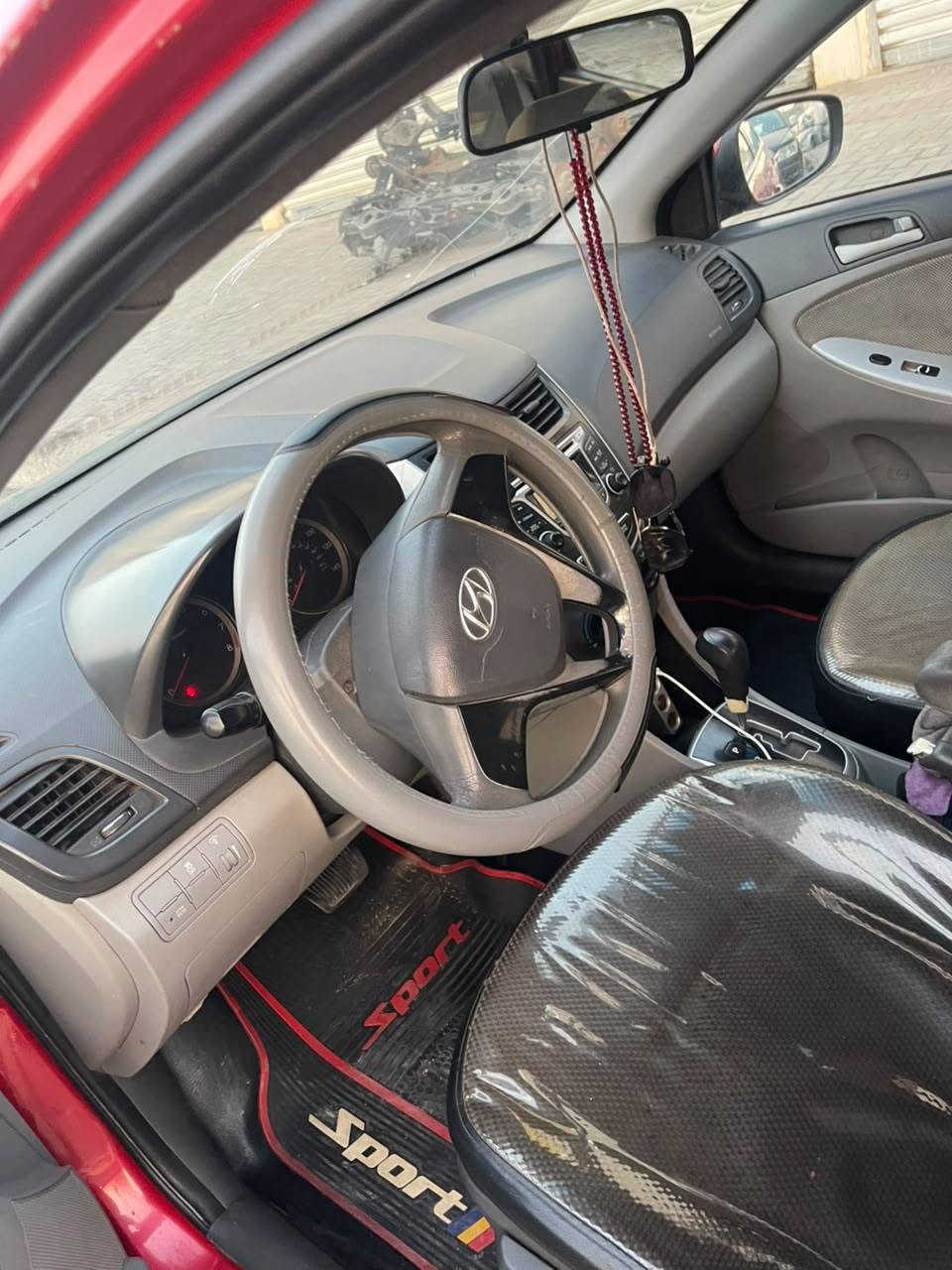 سلام عليكم سيارة اكسنت للبيع مكفولة من الضربة سيارة وارد امريكي ضربة بل جاملغ وما مبدل الجاملغ مكينة وكير جديد صدر جديد سيارة رقم بغداد سعر 82 وبيهة مجال حك جية الستفسار عل الرقم ***********
