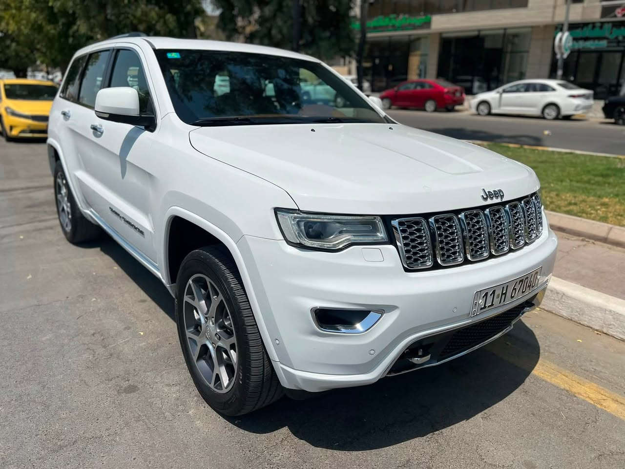 جيب اوڤر لاند
رقم بغداد بأسمي 
٢٠٢٠ هارلم خليجي
كفاله عدا بارد بسيط بالباب 
ماشيه ٥٤ الف 
فول مواصفات 
نظيفة جدا السياره 
للاتصال ***********
بغداد نفق الشرطه
