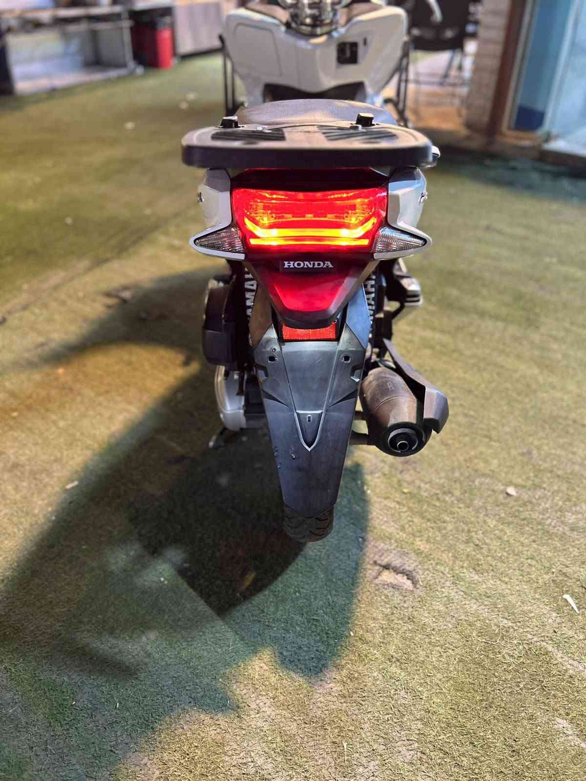 PCX جيل٢ • ١٥٠ • ياباني