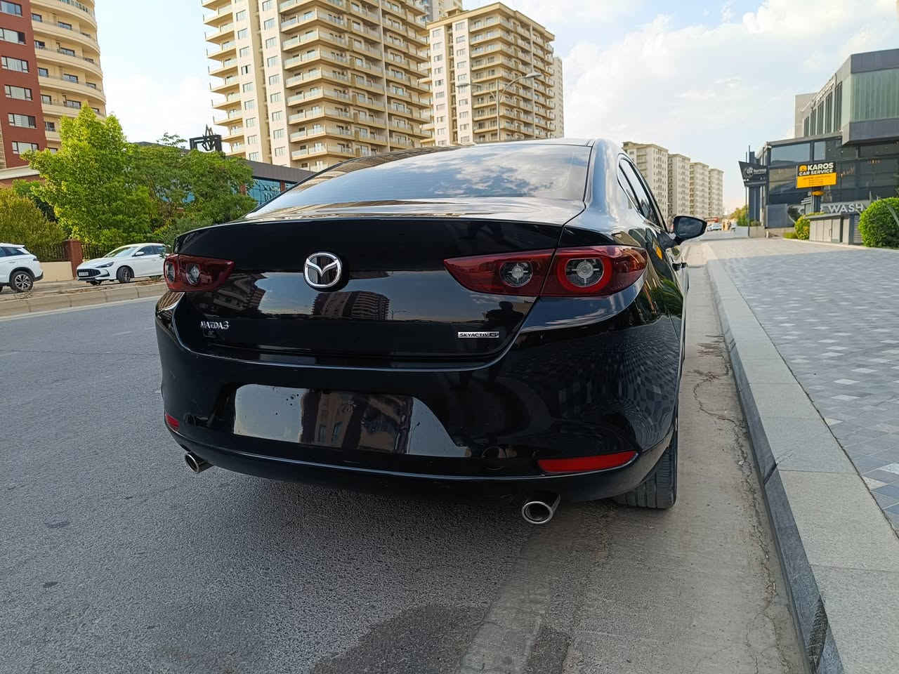 Mazda 3 2024
سليكت سپورت
بسمه 
بريك بسمه 
ده رگاى بسمه
كوشن جلد
كاميرا 
شاشه
خه تى جاده
رادار پيشه وه 
       لاكان
        دواوه
لايت زينون
وويل 18
ته نها 17000 روشتوه
ئيرباگى نه ته قيوه
ده عامى پيشى گوراوه به بيلادى بي بوباخه

***********
