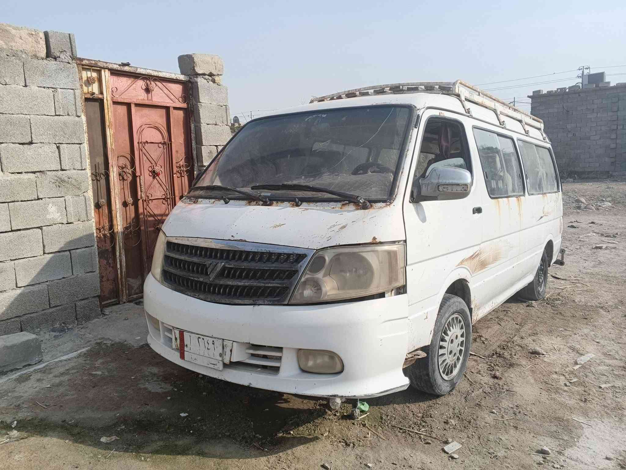 فتون 2010 للبيع – 14 راكب 🚐
السيارة للبيع كوم حديد، وراعيها موجود في العمارة، والجاد يقدر يتأكد من أصوليتها، وأعطيه رقم صاحبها للتواصل والتأكد.
🔹 الموديل: فتون 2010
🔹 الحمولة: 14 راكب
🔹 الهيئة: على المشتري
🔹 الضريبة: مدفوعة لحد 2020
🔹 السعر: 20 ورقة، بيها مجال 
🔹 المكان: البصرة – الحيانية – شارع القائد – مقابل موسى الكاظم
📞 للاستفسار: ***********

نص مكتوب في الصور:
- 1 2 3 4 5 6 7 8