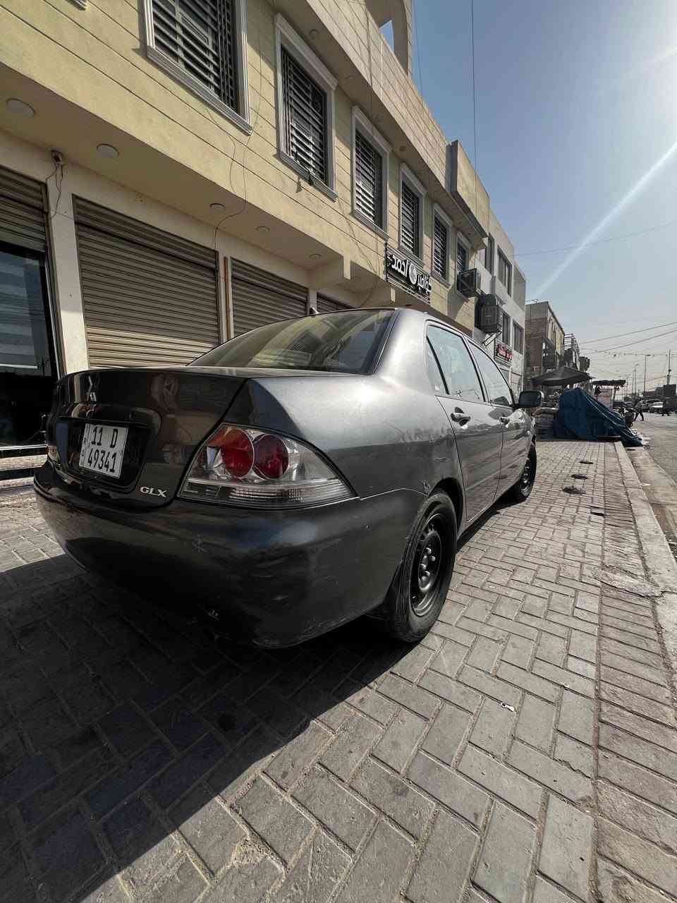 سلام عليكم للبيع لانسر 2010 خليجي رقم بغداد انكليزي سياره حلوه و جاهزه تايرات باتري كامله سياره احله من الصور 
شاشه كامره دواره داخل بيجي 
مكينه ١٥٠٠ مرغوبه كير اوتماتيك 
(صفاح موس مكفوله من ضربه و تبديل ) بس  صبغ جاملغات خلفيه مصبوغات بسبب خياسات هلالات الخلفيه سياره احله من الصور بل عافيه عل ياخذه 
سعر 72 بيه مجال للشراي 
الاستفسار  *********** ابو جعفر
