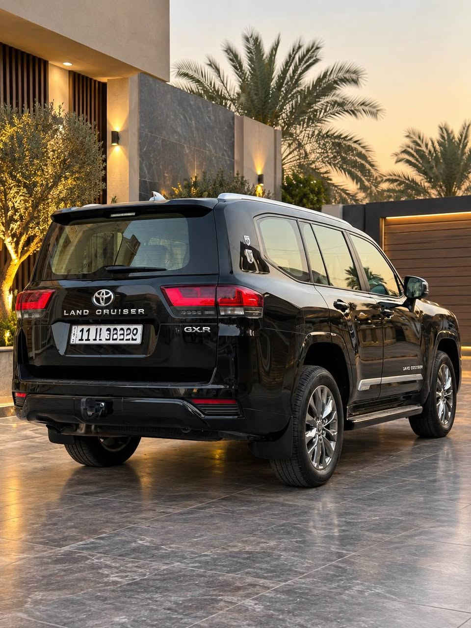 تويوتا لاندكروز 2025 GXR TSS مغلفة ppf بالكامل
‎ LAND CRUISER GXR - TSS  2025
- محرك 6 سلندر 
-عداد المسافة 3000
- محرك 4000 تنفس طبيعي 
-رادار امامي
- ويل 20 انچ 
- ديفلوك خلفي 
- تبريد مركزي 
- ثلاجة 
- دخول و تشغيل بصمة 
- رسالة الترحيب 
- باب صندوق شفت و كهربائي 
- مقاعد جلد لون بيجي 
- مقاعد تبريد 
- شاحن لاسلكي 
- 3 شاشات تطبيق شاشه وسطية كبيره
- 14 سماعات 
- نظام الزحف ومساعد الدوران 
- 4 كاميرات محيطية مع زر تشغيل كاميرات
- حساسات امامية و خلفية 
- ايرباگات السائق + الراكب  
- نظام مساعد التسلق على التل 
- نظام تحكم ثبات المركبة 
- ستيرن تحكم جهتين 
للاستفسار
*********** بغداد, العراق
