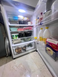 ثلاجة سامسونك للبيع (( بيها ليك بالشبكة الداخلية )) الماطور نظيف كلش ن...