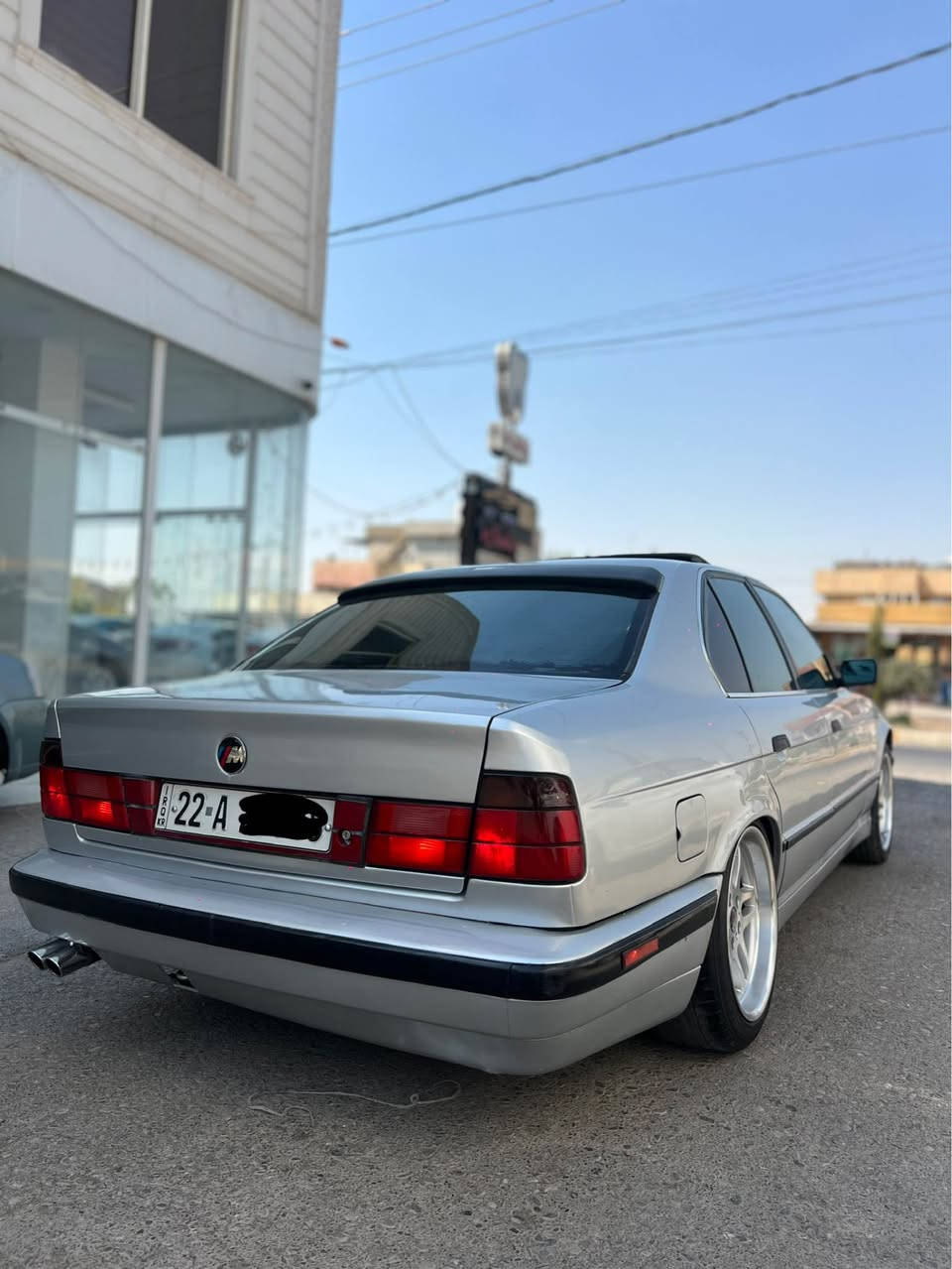 Bmw E34/1991بو فروشتن 
گيرومه كينه و ته بريد به شه رت 
ته بريد له سلورى به شه رت 
520 فول فولى گيرعاديه
سلايد جام كاره با ئاوينه كاره با
ناو غورفه ى جلدى ره ساسيه 
ره قه م سه نه وى نويه تا2030
جوارتايه و ويلىM 18لوكى له ژيره 
شوين هه ولير *********** أربيل, العراق
