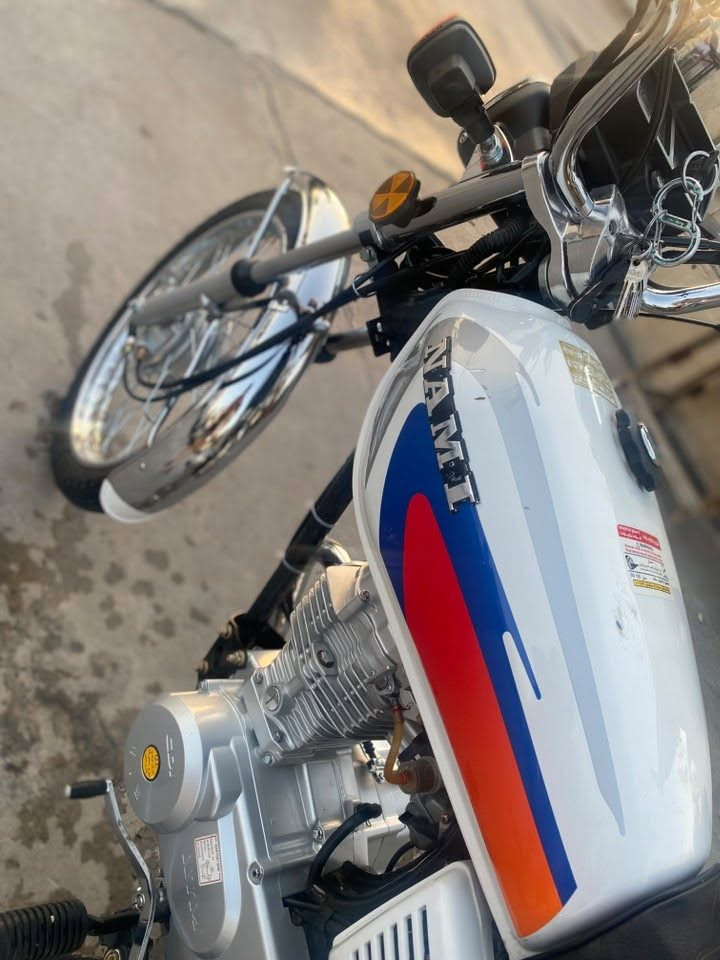 اخوان سلام عليكم ناما امتياز موديل 27 لون ابيض (سعر خاص )دراجه كفاله عامه من كلشي جديده معنى الكلمه مصالها  هواي من طالعه من وكيل وجنايا يعرفون مكان بابل الحله مركز متواجد واتساب او اتصال وبالخدمه ***********
