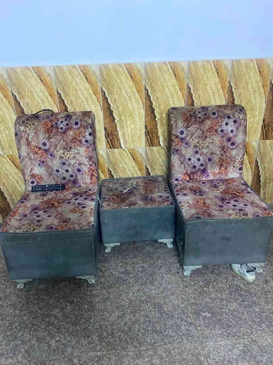 ثلاجه وتخم قنفات للبيع الحريه الثانيه ***********
